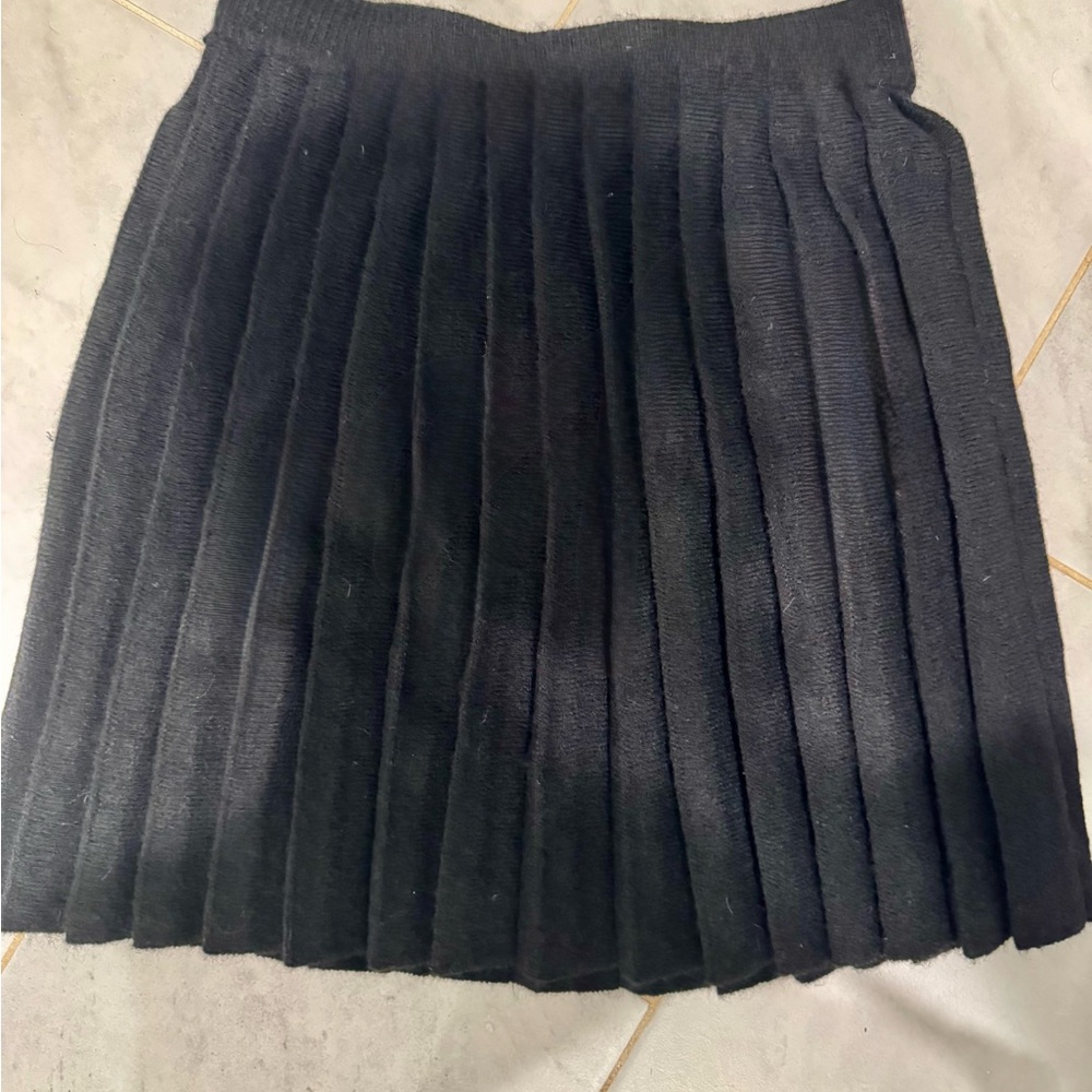 Elegant Black Pleated Skirt
